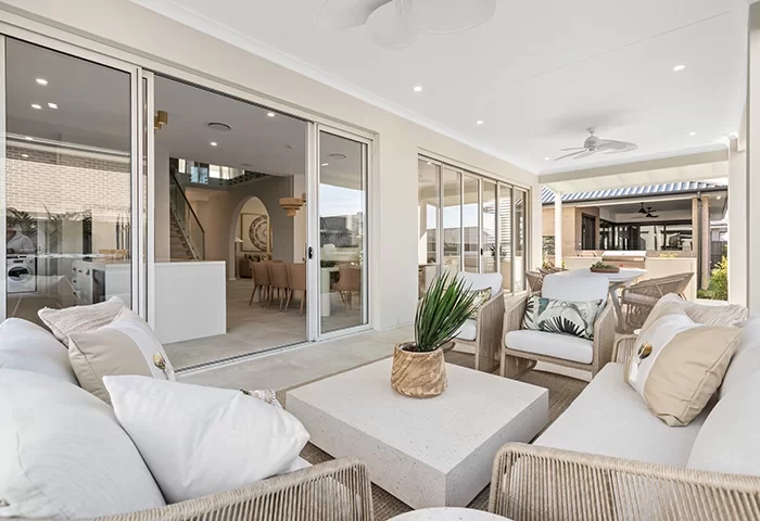 nsw Blog Thornton clarendon-homes-stamford41-grand-alfresco-700x480