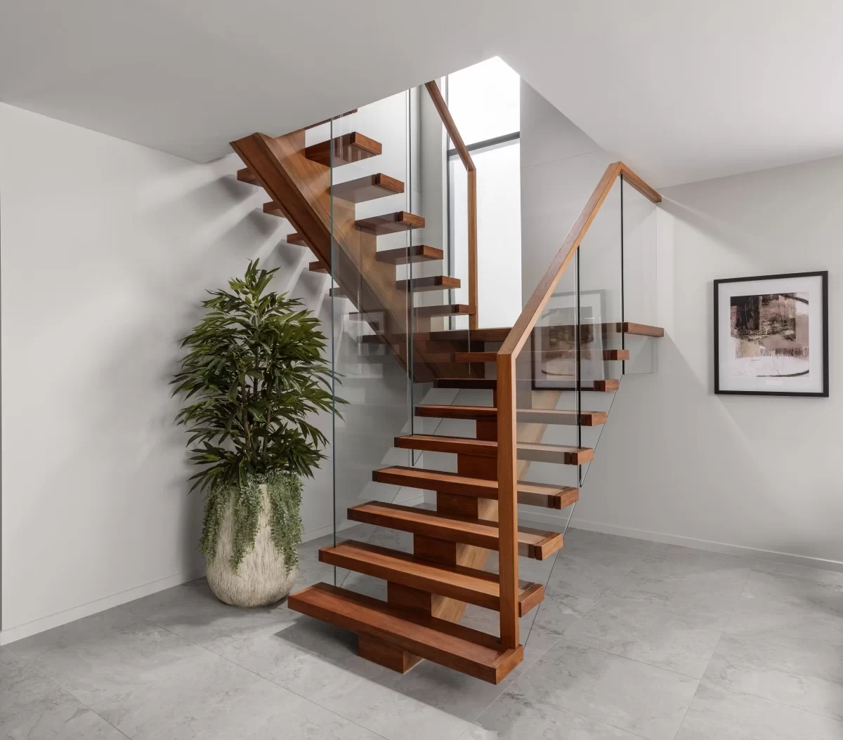 qld Promotions 2026 BOSTON 400 AURA STAIRCASE 062