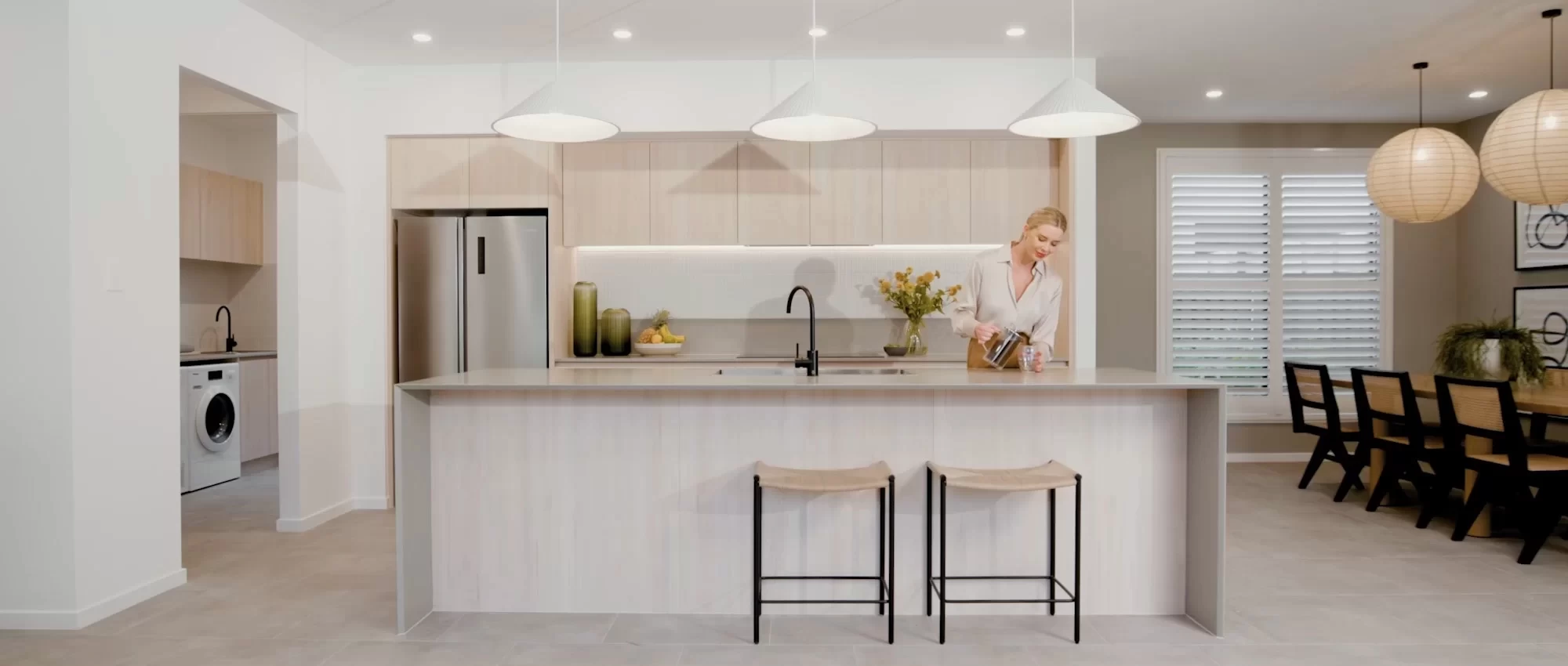 qld Videos Autoplay-videos 2410 TEXTLESS homedesigns-2000x850-static