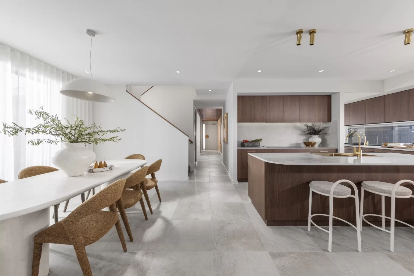 qld Promotions 2026 Swatch-Images teneriffe-360-mkii-everleigh-dining-kitchen-to-front-door-067