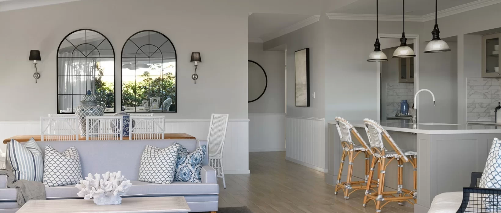 qld Blog 2025 01-Jan Building-Homes-for-Seamless-IndoorOutdoor-Living-in-Australia queenslander-house-designs-timeless-style-for-your-new-build-banner-image-2000x850
