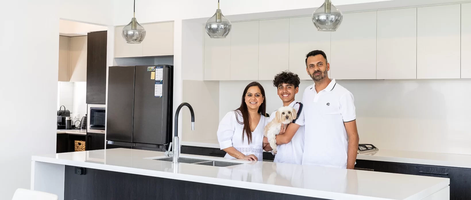 nsw Blog Minhas-Real-Life-KDR clarendon-homes-family-homes-minhas-kitchenfamily-2000x850